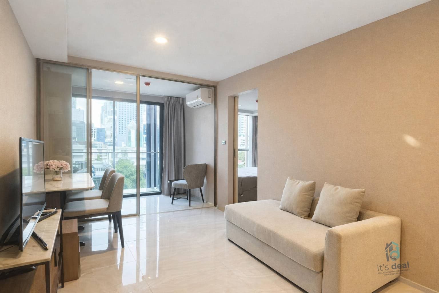 For sale or rent: Walden Asoke condo, premium low rise project with high privacy in a prime Sukhumvit 23 location.